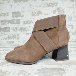 New ANNE KLEIN Rivka Brown Suede Block Heel Bootie X400